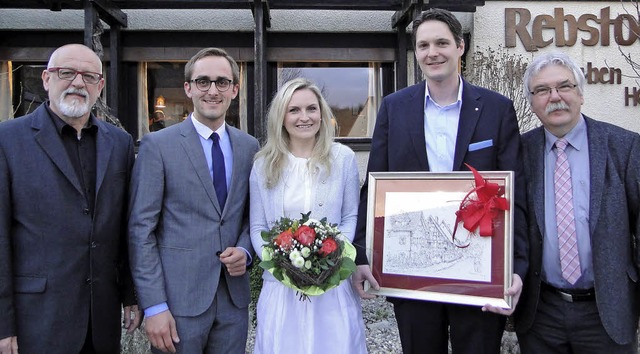 Die neuen Besitzer des Gasthauses Rebs...etter (von links) die Wiedererffnung.  | Foto: Elisabeth Saller