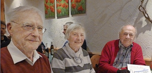 Drei der geehrten Mitglieder im Skiclu...inks), Renate Pfaff und Horst Imberi.   | Foto: Heidrum Simoneit