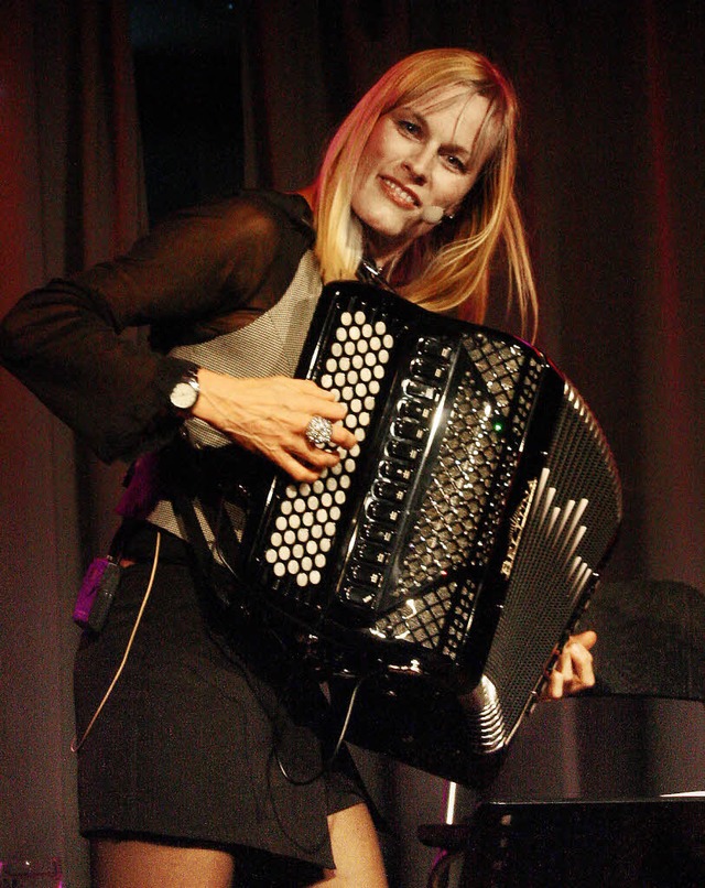 Entertainerin Christine Schmid im Bad Krozinger Litschgikeller.  | Foto: Ute Wehrle