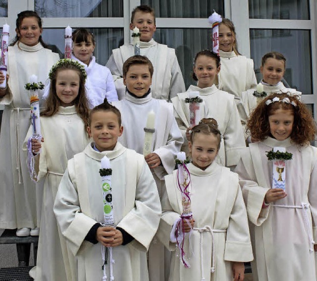 Acht Mdchen und drei Jungen feierten ...t&#8220; ihre erste Heilige Kommunion.  | Foto: Christa Maier