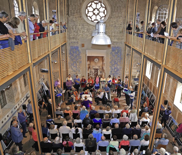 Gut besucht sind die Veranstaltungen in der ehemaligen Synagoge.  | Foto: Dec