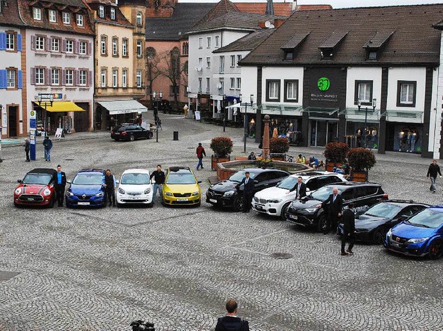 Neun Marken prsentieren die fnf teil...11; hier schon mal auf dem Marktplatz.  | Foto: Sylvia-Karina Jahn