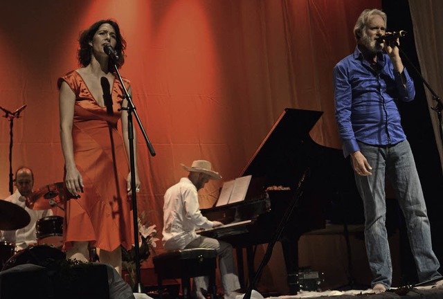 Das Schauspielerehepaar Margrit Sartor...burger Reithalle aus dem Nhkstchen.   | Foto: Harald Rudolf