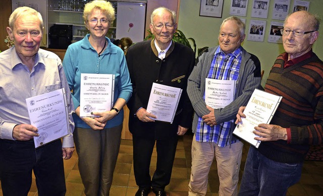 Geehrt fr lange Mitgliedschaft bei de...t, Bernhard Mutter und Hermann Mutter   | Foto: Hrvoje Miloslavic