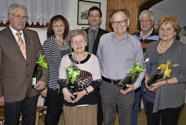 Fr langjhrige Mitgliedschaft wurden ...Andrea Schuckelt (Zweite von links).    | Foto: Jochen Voigt