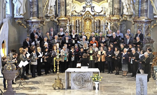 Benefizkonzert: Die Kirchenchre von H... Sankt Alexius schafft Zukunft&#8220;.  | Foto: Ilona Hge