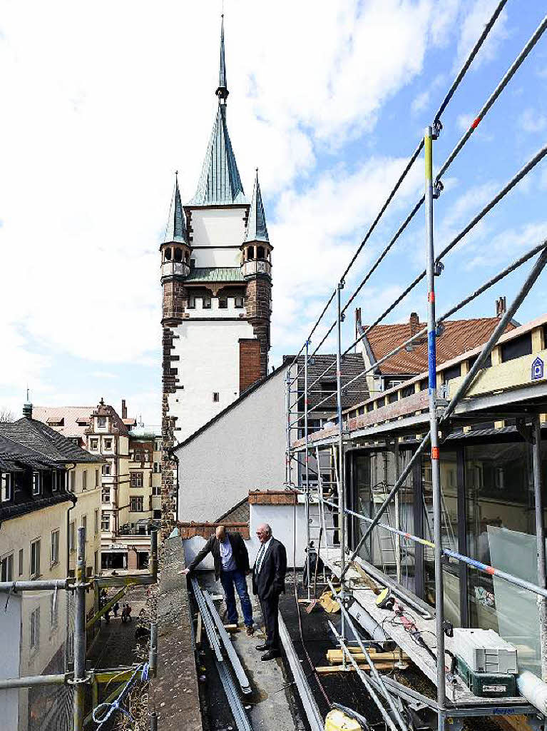 Verleger Wolfgang Poppen und Projektleiter Thomas Holtz auf der Dachterrasse ber der Markthalle