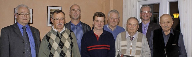 Ortsgruppenvorsitzender Manfred Weghau...nder Lutz Dchert und Ewald Herrmann.   | Foto: gdl