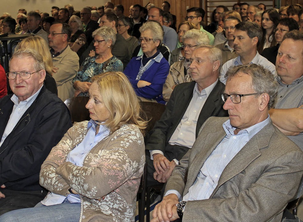 Viele Gottenheimer kamen zur Brgerver...g zum Thema  Flchtlingsunterbringung.  | Foto: mario schoenEberg