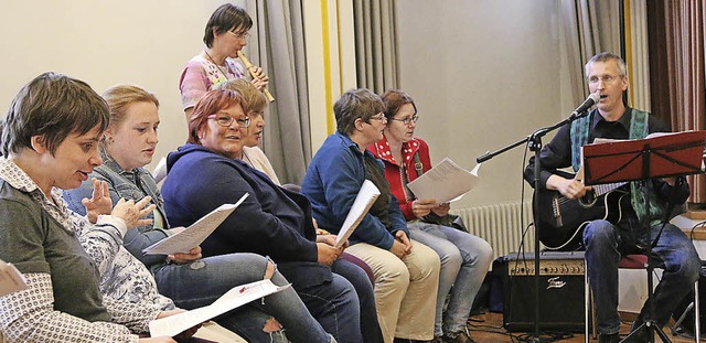Der Projektchor des Josefshaus Herten ...hresbegegnung der Caritas musikalisch.  | Foto: Katharina Bartsch