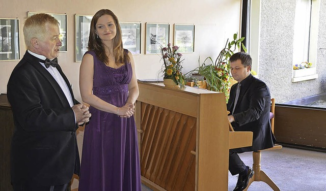 Konrad Debski, Maria Penc und Simon Mu...hslungsreiches Konzert im Marienhaus.   | Foto: Hrvoje Miloslavic