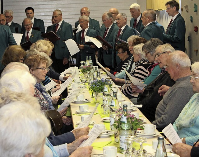 Der Seniorennachmittag der Gemeinde Go...chen Mnnergesangverein mitgestaltet.   | Foto: Mario Schneberg