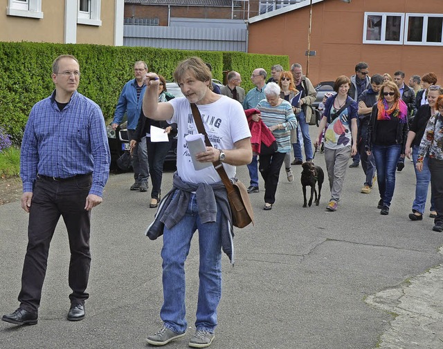 Auf Stadtrundgang  in  Oberrheinfelden...chftigt, wurde gemeinsam angeschaut.   | Foto: Ingrid Bhm-Jacob