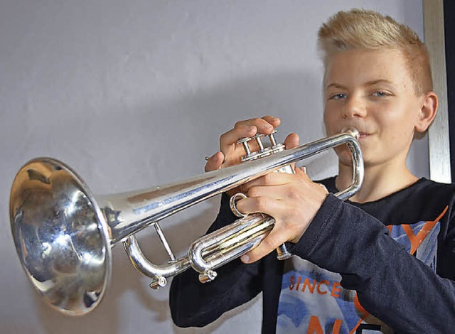 Sind ein erfolgreiches Team: Lennart Menze und seine Trompete.   | Foto: Tanja Bury