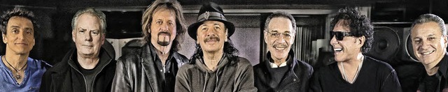 Carlos Santana (Mitte) hat die Musiker...mit denen er Anfang der 70er spielte.   | Foto: Promo