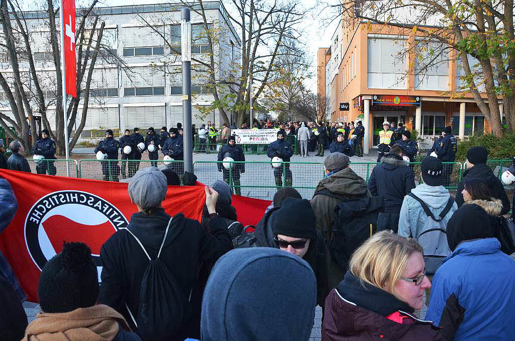 Bisher Drei Strafbefehle Wegen Verst En Bei Pegida Demos Weil Am