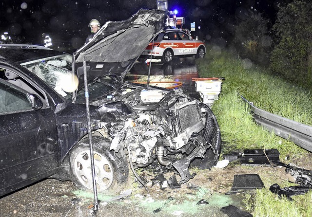 Mit berhhter Geschwindigkeit bei Reg...hen verletzt, einer von ihnen schwer.   | Foto: Sebastian Khli