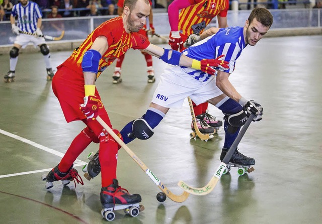 Der  RHC Genf, hier Luis Coelho (li.) ...te gegen den RSV Weil alles im Griff.   | Foto: Hubbs