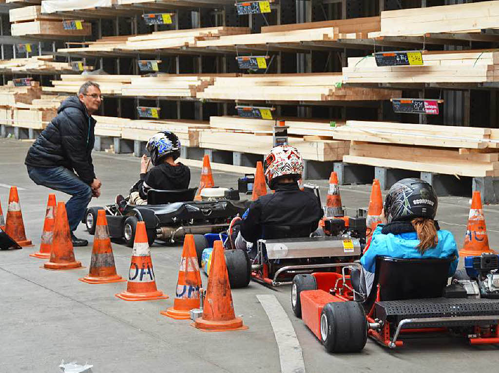 Beim Hornbach-Drive-in konnte man Kart-Fahren – angeboten vom Oberbadischen Automobilclub Lrrach.