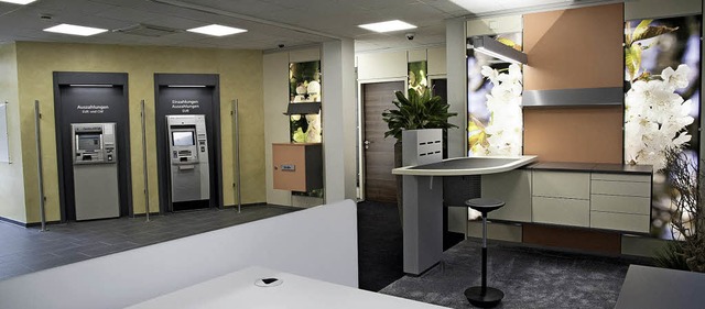 Aktuelles Interieur erwartet die Kunden in den neuen Filialrumen.  | Foto: mps