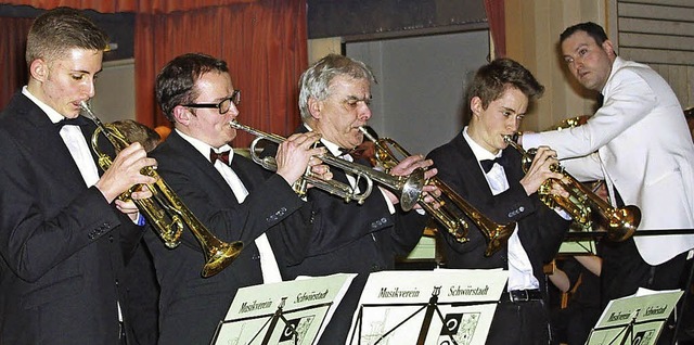 Die Rickenbacher Trompeter (von links)...uch beim Musikverein Karsau dirigiert.  | Foto: Rolf Reimann