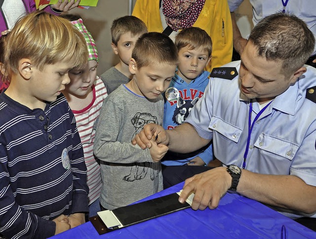 Fingerabdruck bei der Polizei,  auch das gehrt zum Angebot der Science Days.   | Foto: B.Rein