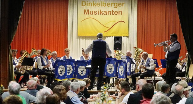 Beim Dinkelberger Blasmusiktreffen kon...e von der Musik nicht genug bekommen.   | Foto: Hege