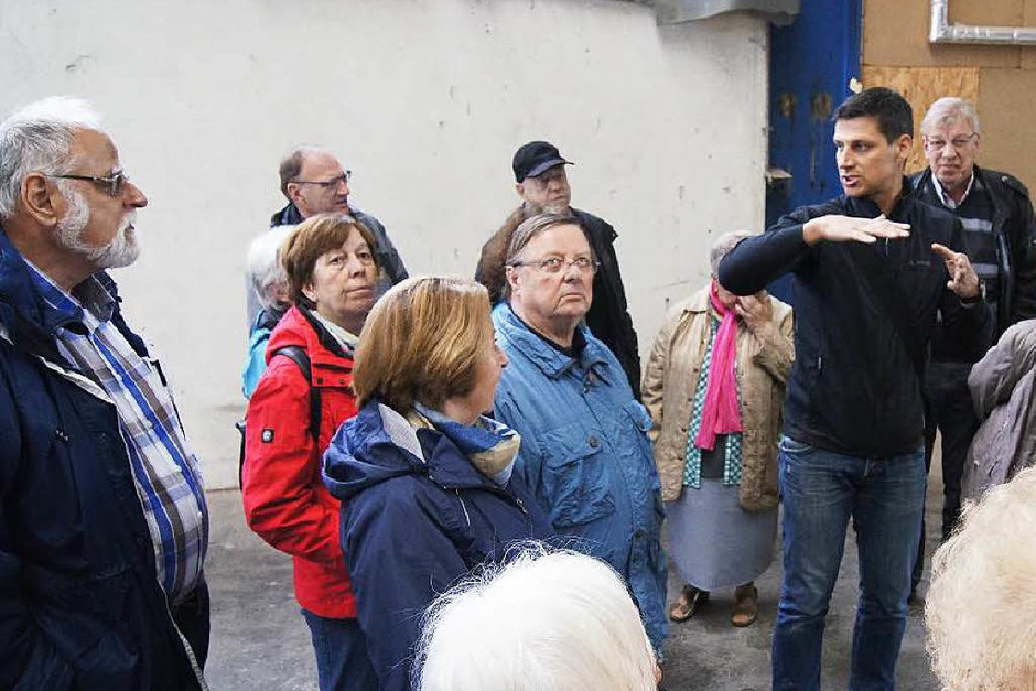BZ-Leserfahrt zur Firma Jako Baudenkmalpflege, die das Schlössle von Effringen restauriert, und zum Schwarzwälder Freilichtmuseum Vogtsbauernhof. (Foto: Stephan Hoferer) BZ-Leserfahrt zur Firma Jako Baudenkmalpflege, die das Schlössle von Effringen restauriert, und zum Schwarzwälder Freilichtmuseum Vogtsbauernhof. (Foto: Stephan Hoferer)
