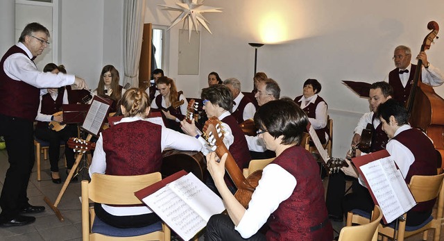 Endingen. Der Mandolinen und Gitarrenv...ei der Auffhrung des Matine-Konzert.  | Foto: Roland Vitt