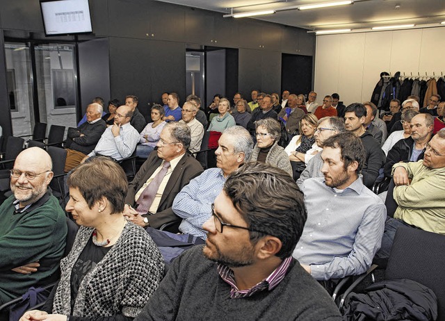 Groes Interesse zeigten die Brger am...Stadt in die Donauhallen eingeladen.    | Foto: Vollmer