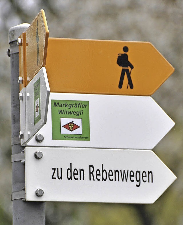 Schild mit Trauben auf roter Raute am Schlipf.   | Foto: Gramespacher