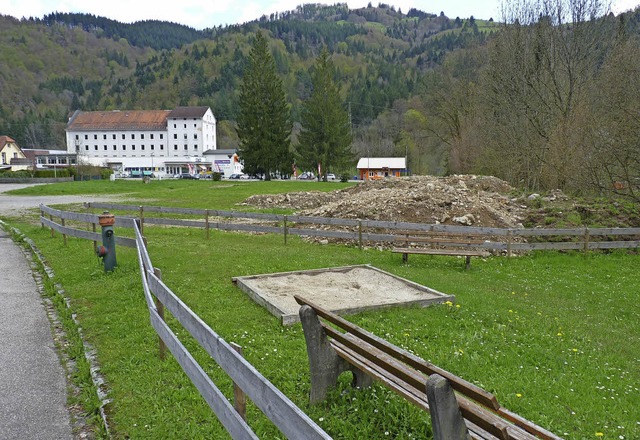 Zwischen Spielplatz und Irisette/B317 ...n. Ein Supermarkt ist ausgeschlossen.   | Foto: Sattelberger