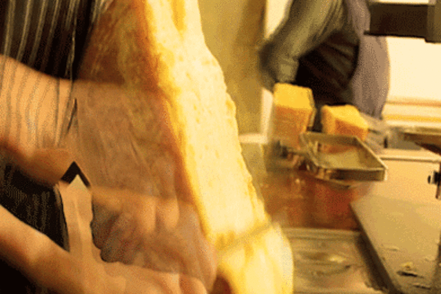 Schweizer Raclette-Gang verzaubert BIOSK in Käse-Paradies