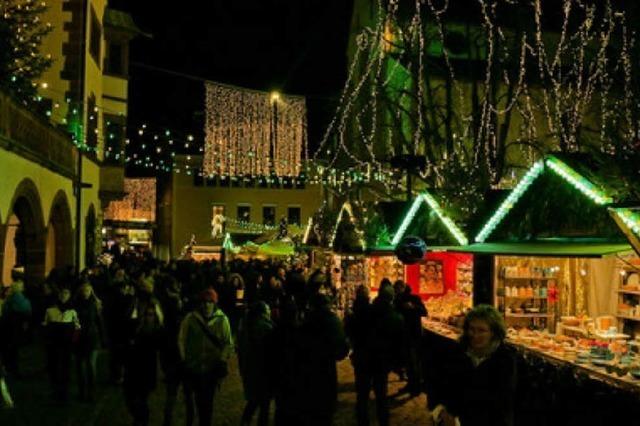 Merkwrdige Eigentumsdelikte: Weihnachtsbaum vom Weihnachtsmarkt geklaut