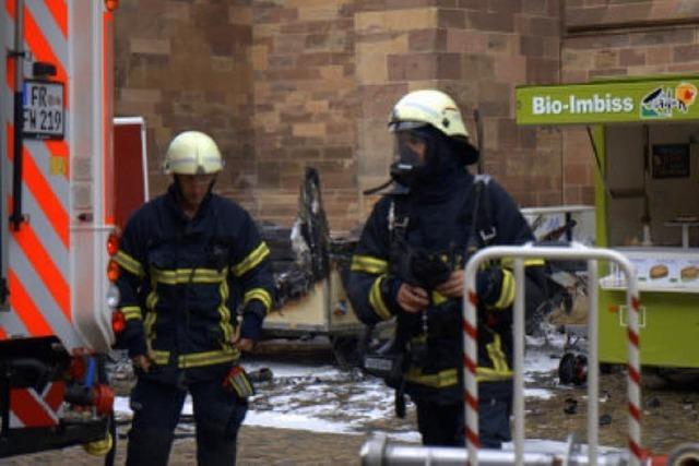 Auf dem Münsterplatz ist ein Wurststand explodiert - und komplett abgebrannt