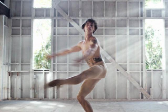 Wie es aussieht, wenn der heißeste Balletttänzer der Welt zum Super-Popsong 