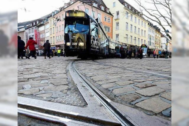 Darum quietschen Freiburgs Straenbahnen am Bertoldsbrunnen so laut