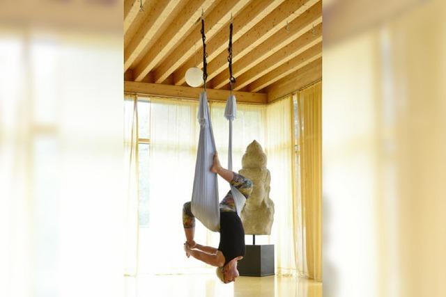 Selbstversuch Aerial Yoga: Yogastunde im Schweben