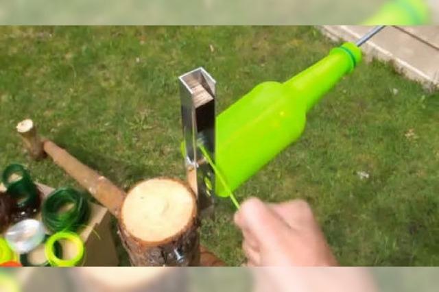 Video: So macht man aus einer Plastikflasche ein Seil