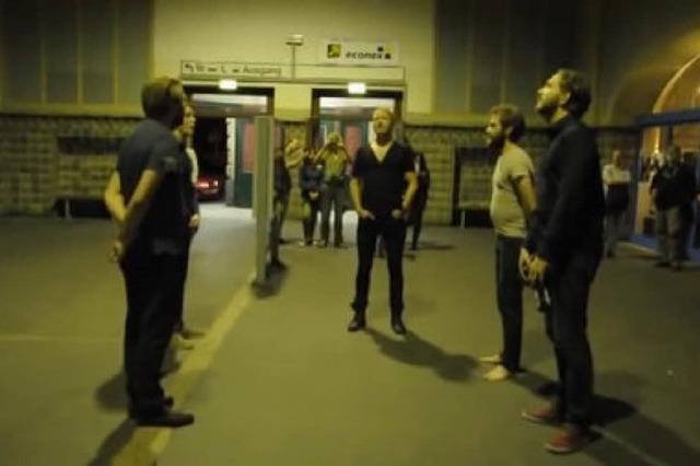 Wenn islndische Indie-Folk-Jungs im Wuppertaler Bahnhof eine Hymne singen