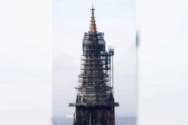 Wann sehen wir den Münsterturmhelm endlich ohne Baugerüst?