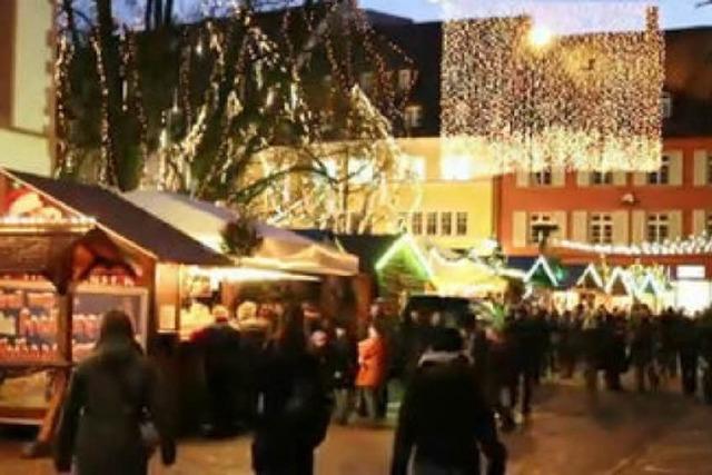 Video: Der Freiburger Weihnachtsmarkt im Lichterglanz