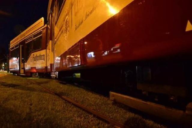Straenbahn in Freiburg entgleist: Linien 3 und 5 stundenlang gesperrt