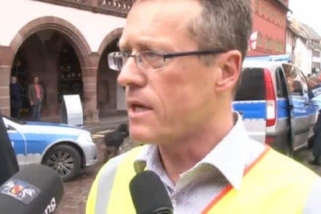 Video: Polizeisprecher Schmid erklrt das Ausma der Bombendrohung