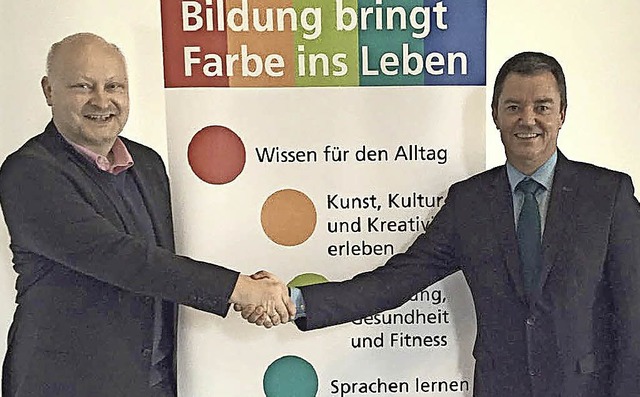 Enrico Penthin (links) gibt den Vorsit...an seinen Nachfolger Volker Kieber ab.  | Foto: Stadt Bad Krozingen