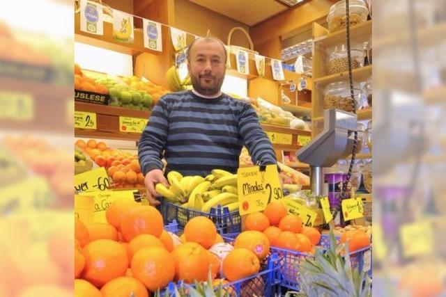 Wird der Obstladen von Tevabil zdin boykottiert, weil er Muslim ist?