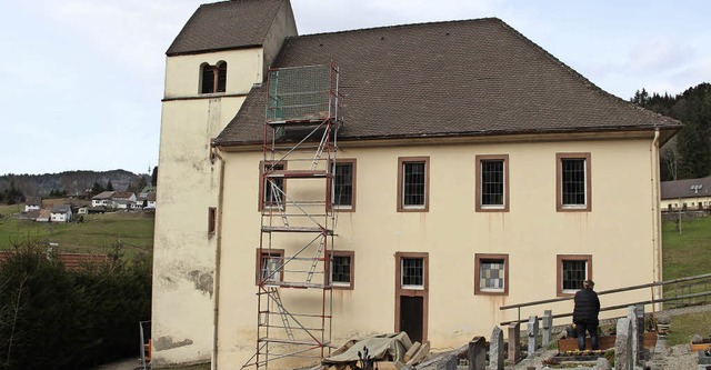 Mit der Sanierung der Kaltenbacher Michaelskirche wurde bereits begonnen  | Foto: Rolf-Dieter Kanmacher
