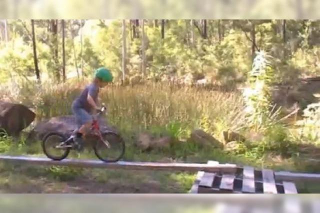 Video: Fnfjhriger dreht Video fr Bike-Trial-Fahrer Danny MacAskill