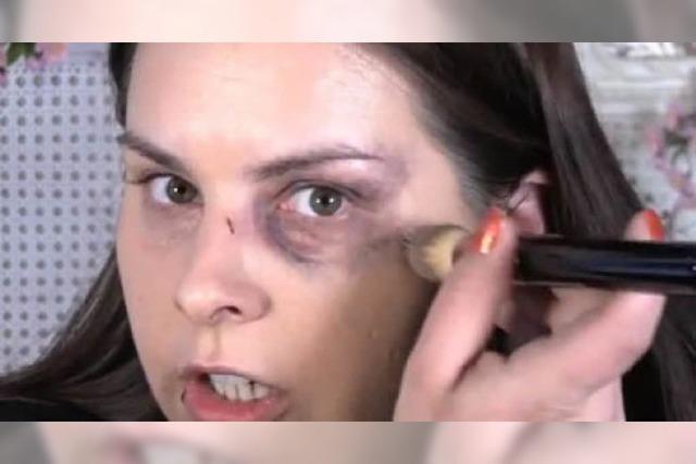 Video: So schminkt man sich blaue Augen weg