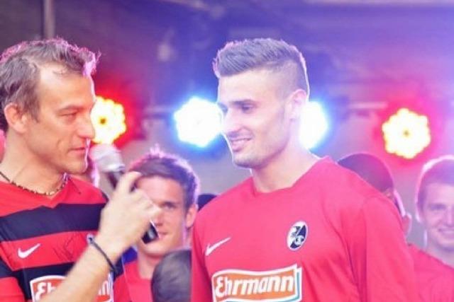 So sehen die neuen Trikots vom SC Freiburg aus